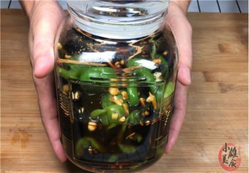 大厨|辣椒不要炒着吃了,大厨教你新吃法,开水里一煮,一次3斤都不够