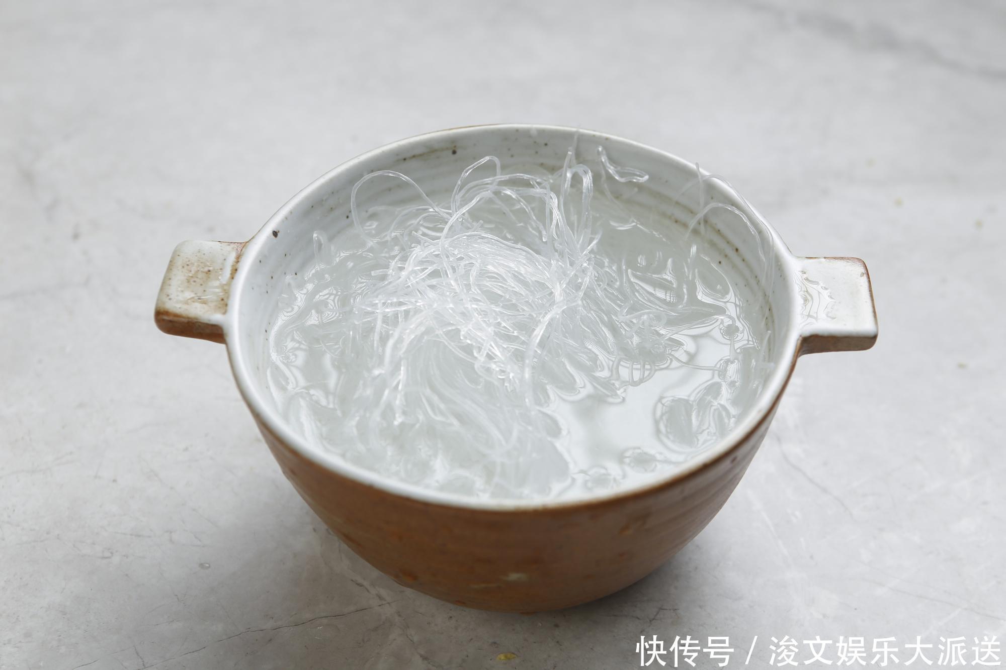 海鲜|超火爆的海鲜粉丝煲,想吃就在家做,每一根粉丝都不想错过