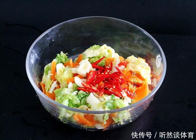 开胃泡菜的做法，泡一夜就能吃，方法简单，口感脆爽吃饭香