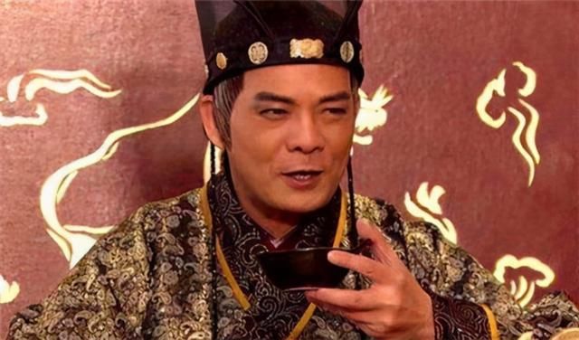 登基|皇子装疯37年, 被当傀儡推上帝位, 登基后第一道圣旨, 让百官胆寒
