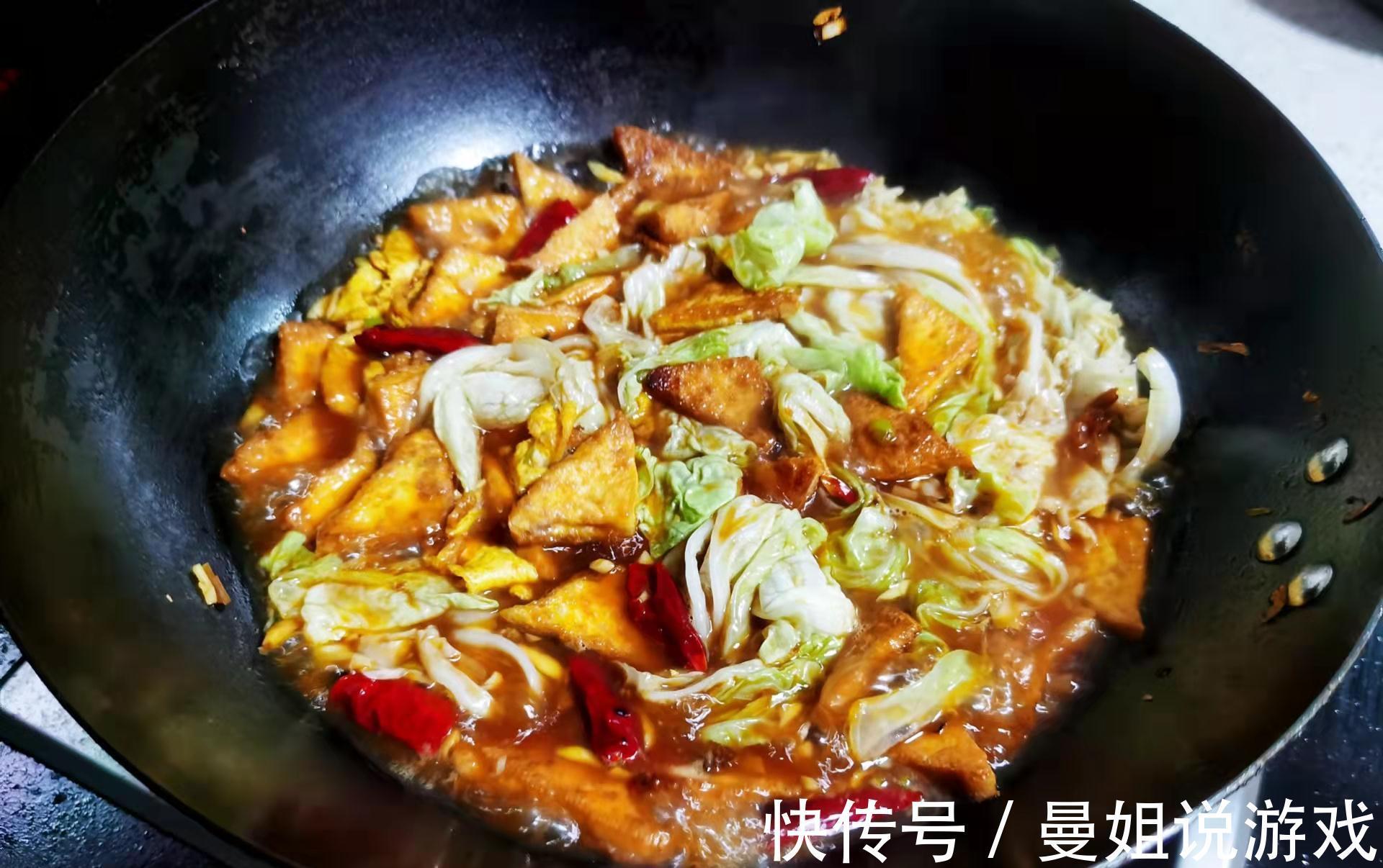 我家常吃的懒人餐,简单炖一锅,家人吃不够,营养价值更全面