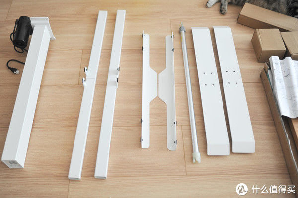 螺丝|家居改造：用电动升降桌打造我的居家办公小角落