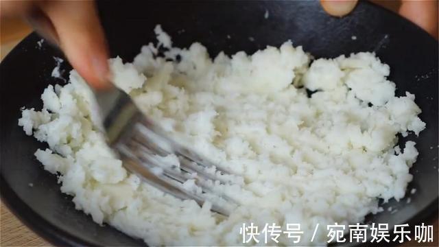 白菜|白菜浑身都是宝，教你秘制做法，不炒不炖，鲜嫩多汁，营养丰富
