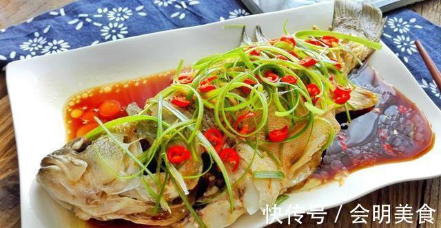 周末去朋友家蹭饭，一桌子的硬菜，下次不带点礼品真不好意思来