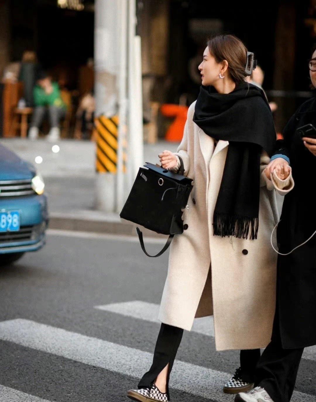 素人 上海不愧是大都市, 连素人女生都长得好漂亮, 穿得也很优雅