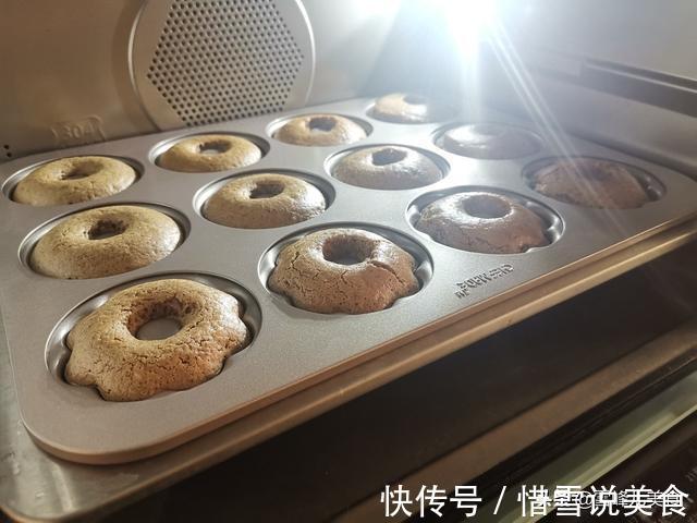 六一儿童节，在家给孩子做小零食，干净卫生无添加，孩子高兴地蹦