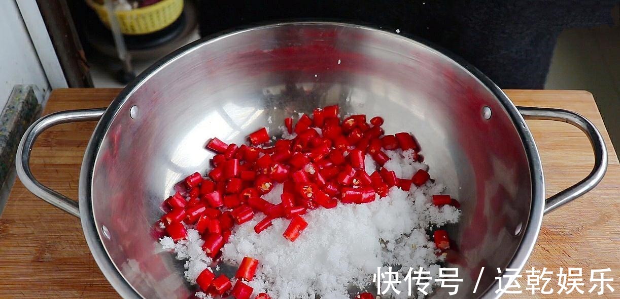 腌萝卜,最忌直接杀水!教你正确做法,萝卜入味好吃,放一年不坏