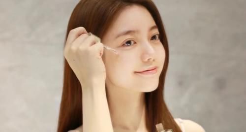 适合30岁女人的精华没几款，小棕瓶是其一，用对了皮肤都不会太差