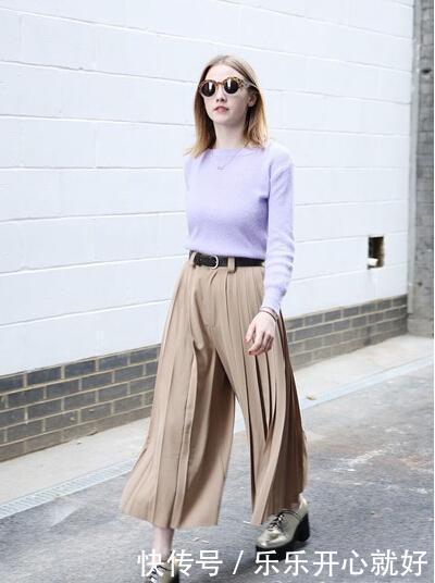 今年火了一种穿搭,叫“毛衣+阔腿裤”,时尚又显高,潮人都再穿
