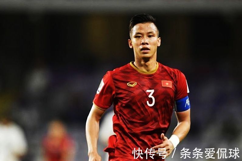 集训|国足4消息!郑智入选MVP,费莱尼被赞英雄,国足集训有40人