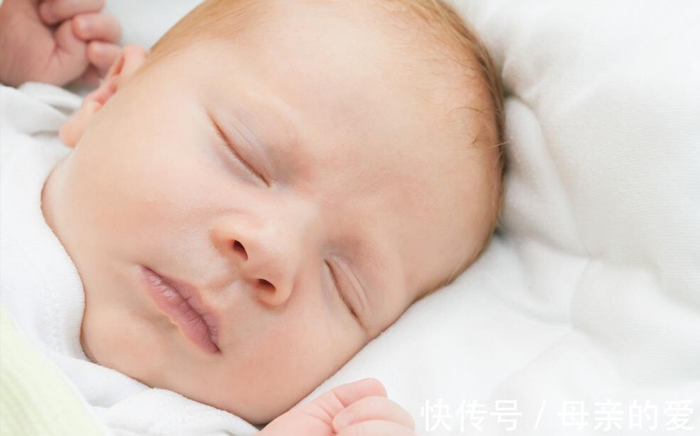 闹夜|新生儿每天能睡20小时,也易出现4类睡眠“漏洞”,早了解早避坑