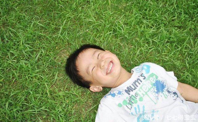 家长|永远别让孩子穿“旧衣服”,错误的“穷养”,对孩子的伤害很大