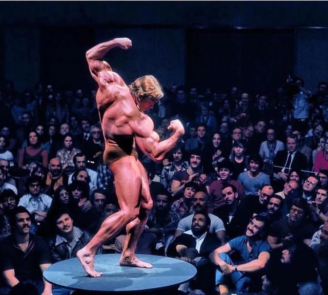 绳索|男生健身先练胸肌,不显强壮反倒影响了体态你应该先练这个部位