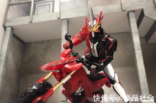 新规|假面骑士亚克蝎子,亚克零一装动赏析,新规造型纹理刻画清晰