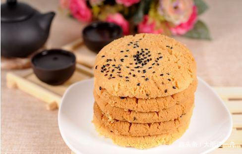 3个鸡蛋1碗面粉,教你在家做桃酥,香甜酥脆入口即化,做法零失败