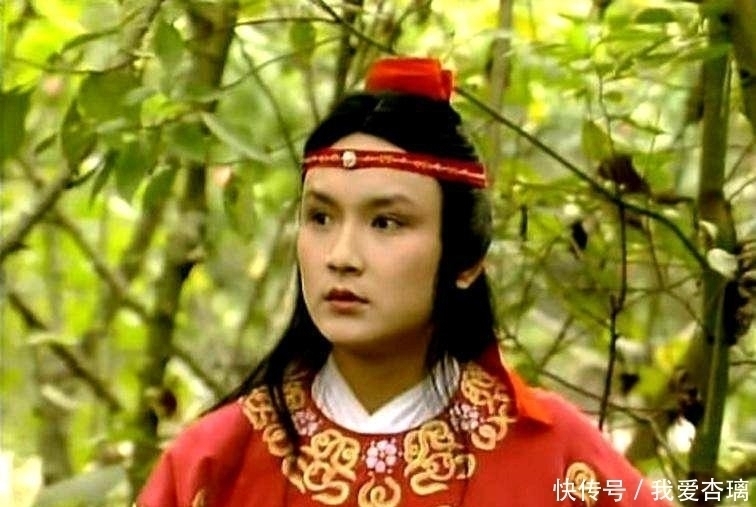 陋习@贾府中的陋习:宝玉、鸳鸯随地小便还是其次,你看王熙凤干了啥