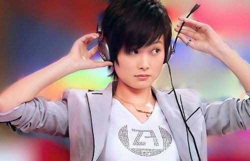  这次|李宇春深陷“抄袭风波”，网上舆论一边倒：春哥这次要玩完了？