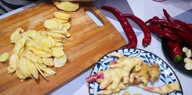 罐口处|三伏天,有钱没钱多吃它,做一次吃20天,祛除湿寒气,清爽过夏天