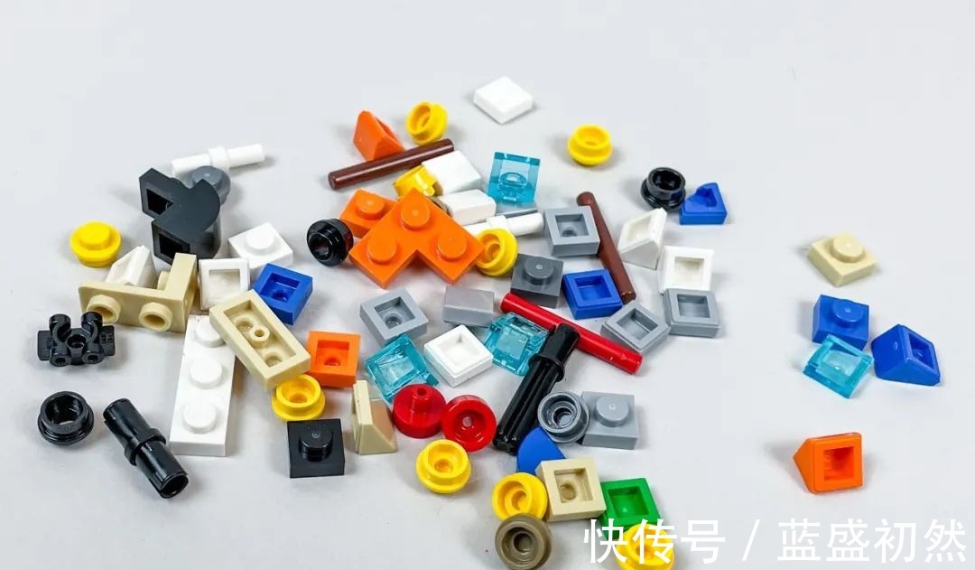足球场|乐高10299皇家马德里足球场——圣地亚哥·伯纳乌球场开箱评测!
