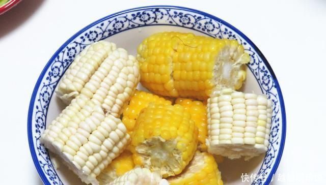 老公晚餐一人在家吃,煮一锅蔬菜香喷喷,我吃过饭还跟着吃了不少