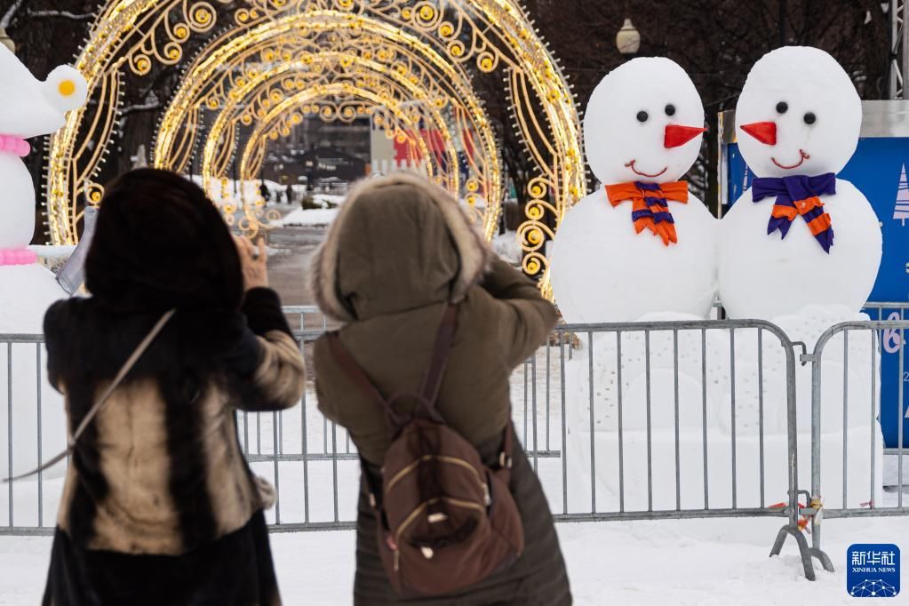 新华社记者|莫斯科举行冰雪艺术节
