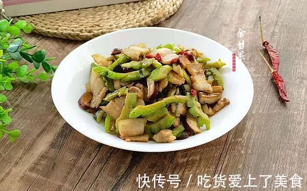 五花肉|给家人贴秋膘,用这两种蔬菜炒回锅肉,食材丰富鲜美下饭
