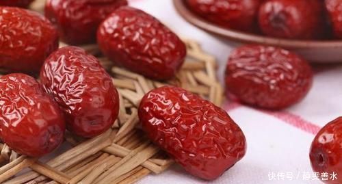 红枣和此物泡,半个月下来,湿气没了,大肚子平了,脸色更红润