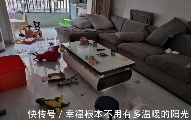 阳台上|娶了个邋遢媳妇,32万装修的新房半年乱成狗窝,客厅不堪入目