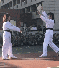 |搞笑GIF:娶到这样的媳妇儿 保证你活不过三十五