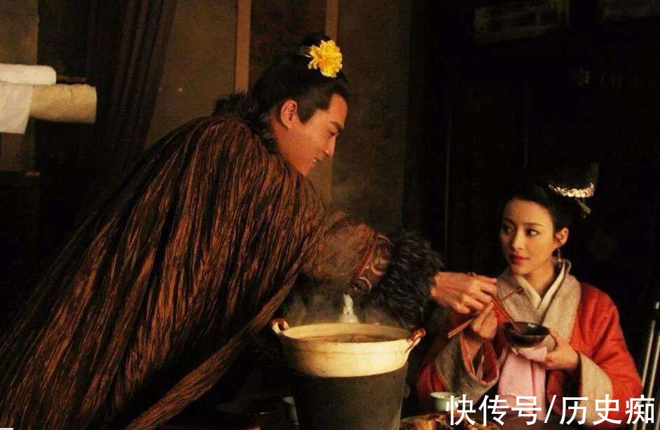 郓哥@水浒传:武松杀潘金莲,为什么要撕开她的衣服?