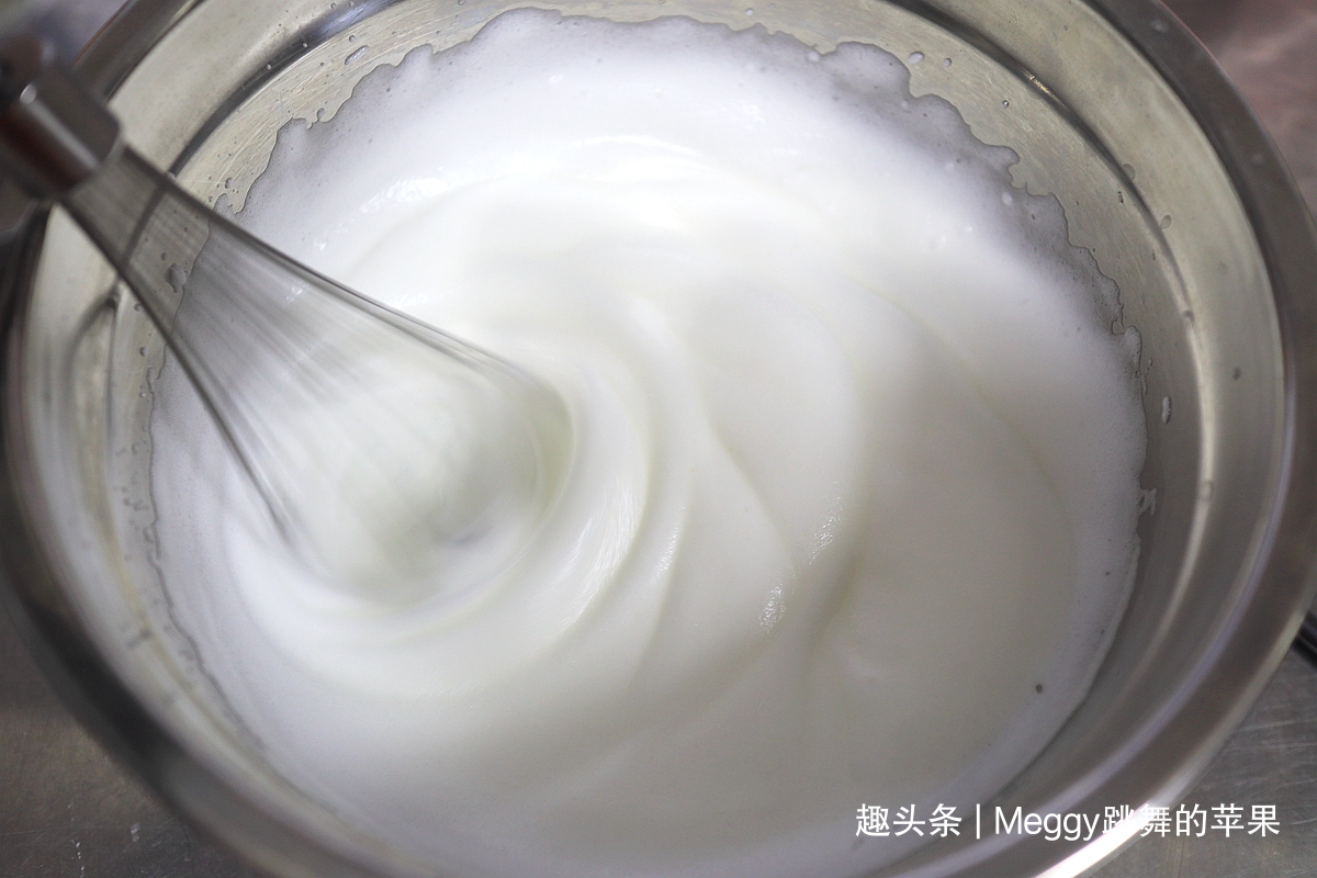 不用鸡蛋黄做的天使蛋糕卷，弹性真好不裂不折，比蛋糕省事
