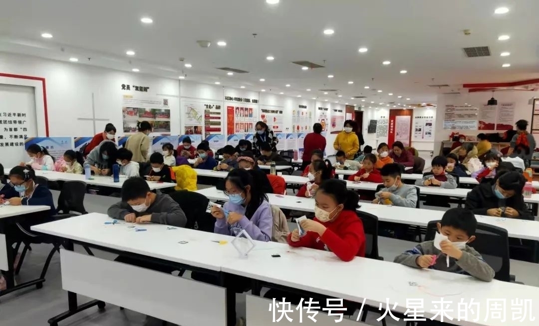 纽扣画|纽扣画、中国结、补绣挂件……地区居民巧手庆冬奥,一起向未来!