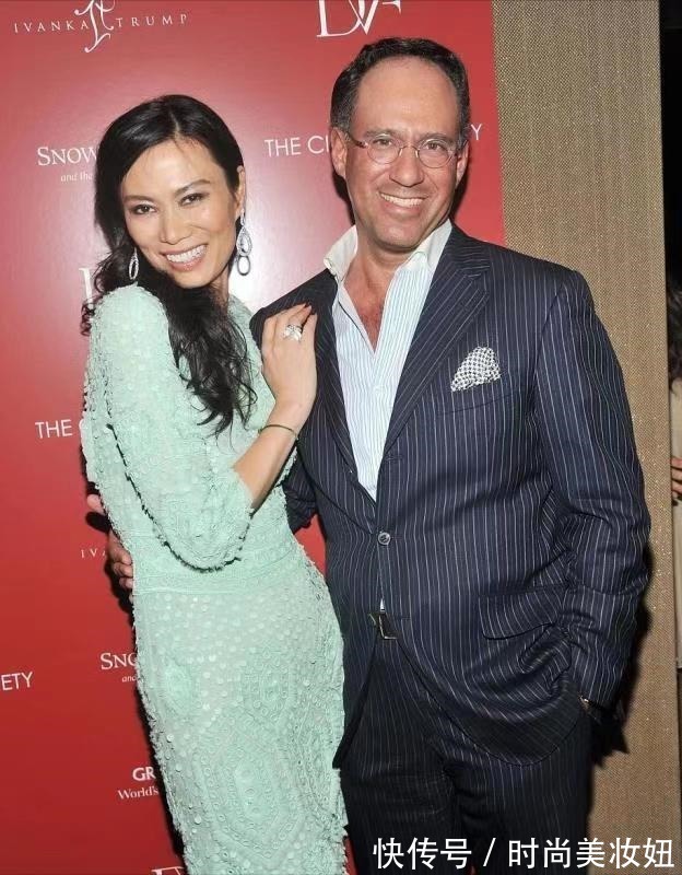 小姐姐 邓文迪真是“贵妇圈”女神,穿薄荷绿连衣裙优雅高贵,气质惊艳