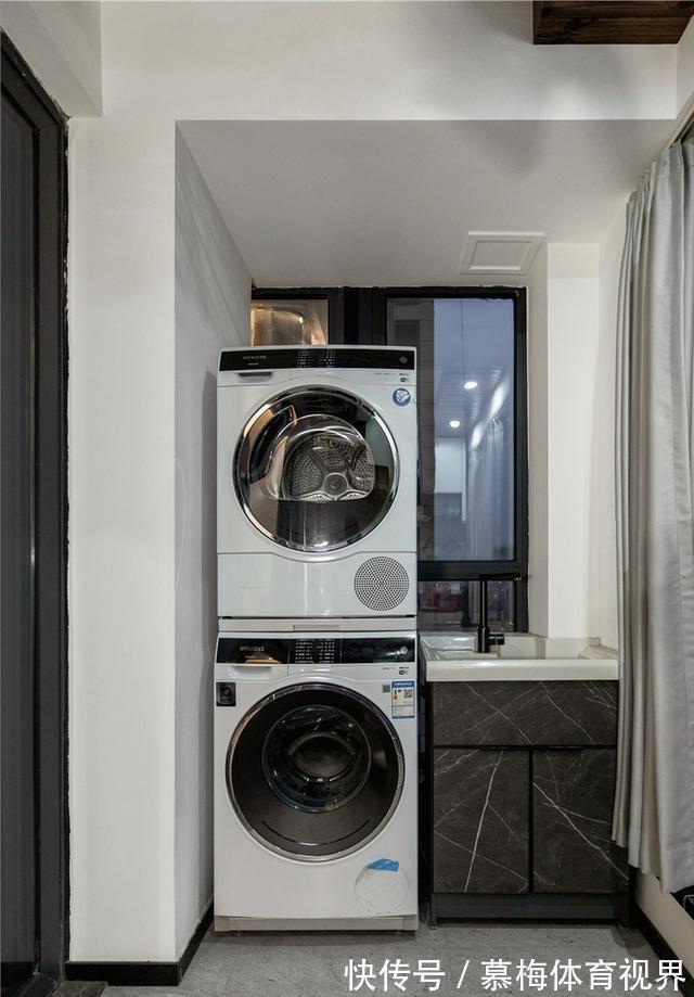 大理石|122㎡意式轻奢风:设计师巧用玻璃门替代隔断,打造明亮舒适家