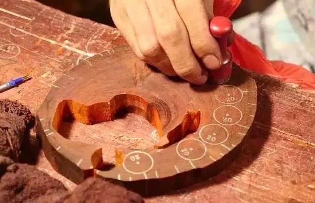 紫檀|紫檀从原木到手串全过程!图文并茂!