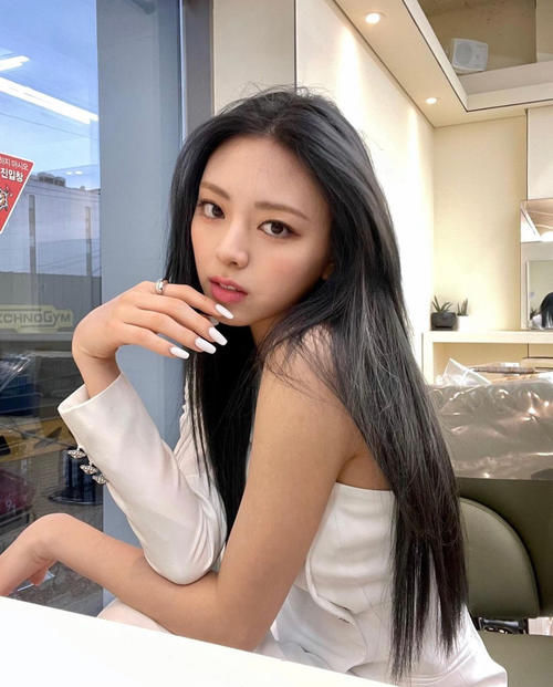 春夏韩国流行发型和刘海,“修颜+小脸效果”安排!