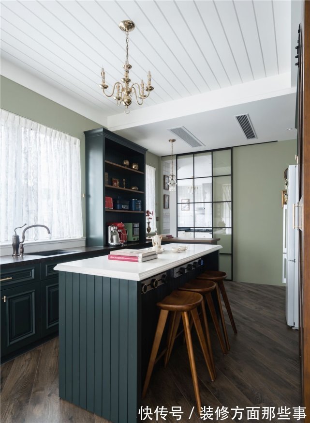 柜体|122平混搭四居室,四等分的内嵌式柜子让室内平添一份典雅