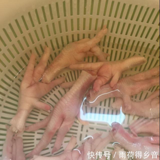 出新|广式早茶的经典之作,鸡爪也能吃出新高度,全靠这一手烹饪技巧!