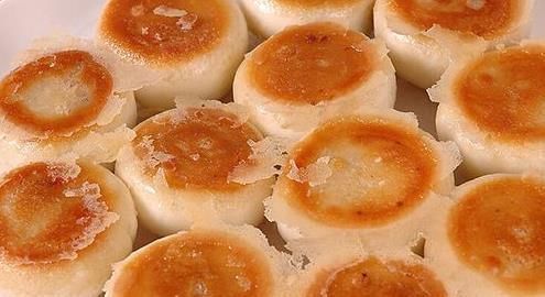 色泽金黄,酥脆焦香松软可口,外皮酥脆,内层松软,咬一口满嘴香