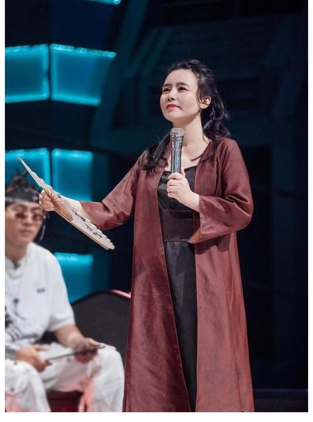 龚琳娜|《说唱听我的2》今日开播！龚琳娜谈神曲标签弹壳遭选手落泪表白