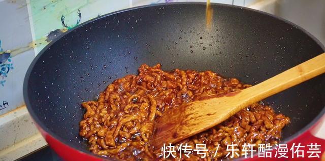 甜面酱|做京酱肉丝,“炒酱”是关键,教你地道做法,和大厨做的一样好吃