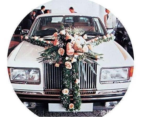 什么叫壕何超琼婚礼光陪嫁就有10亿,婚宴三天礼服都不带重样的