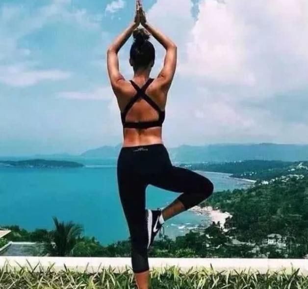 树型|这个体式坚持不了6秒，说明你的身体已经70岁了