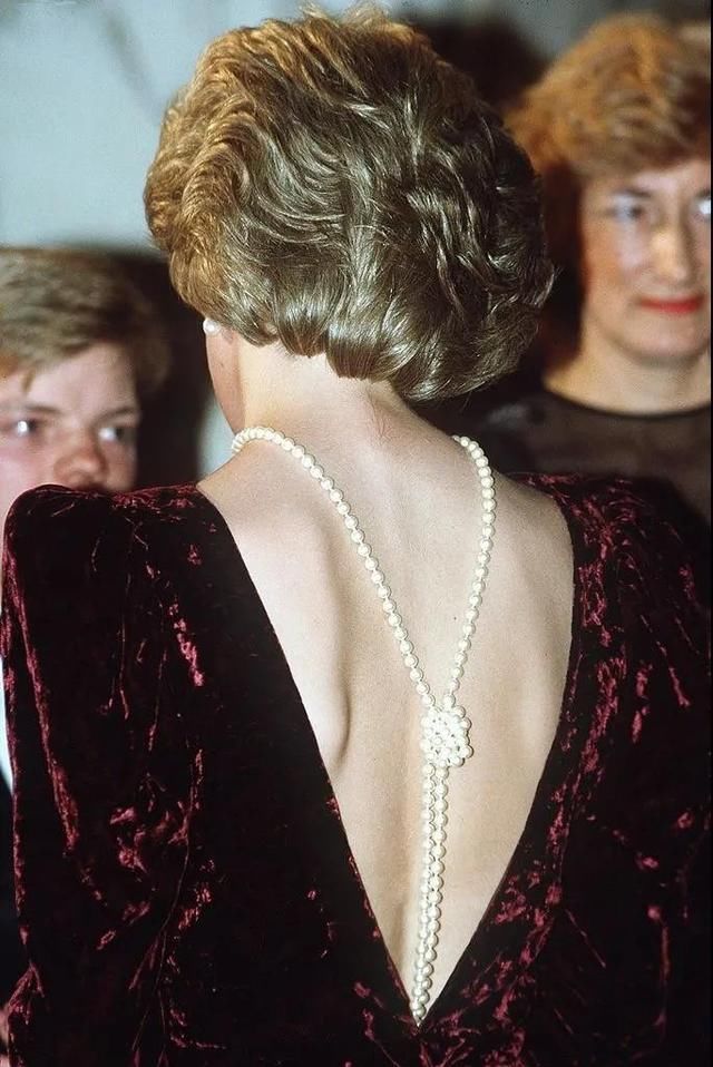 统一了全世界皇室审美的珍珠，到底怎么戴才好看？