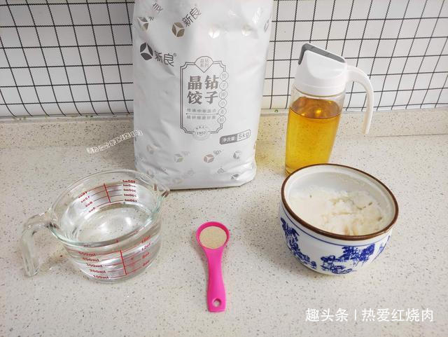 猪油|发面时光加酵母是不够的,多加一勺料,做好的花卷更松软更洁白!