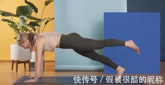 肩胛骨|学会这套瑜伽动作，还怕练不出马甲线？