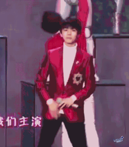 三小只第7次上春晚，王俊凯谈创新，易烊千玺彩排还看书，王源新造型惹关注