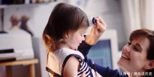 孩子|若别人这样逗引你家孩子,家长要直接拒绝,别因为面子让孩子受伤