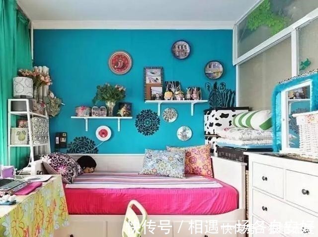 实用|卧室再小都不用担心,这样布置再也不会显得拥挤,比榻榻米还实用!