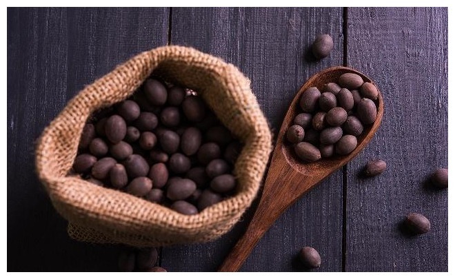 小知识|男人不想老太快,3种食物当“零食”,或许会让肾更“强壮”